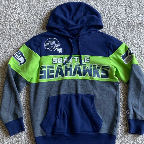 Seahawks Hooded Sweatshirt 🏈 - Picture 1 of 2